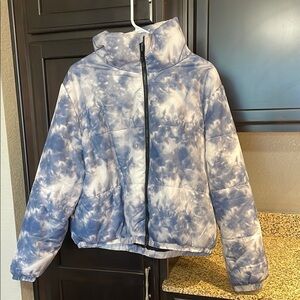 Wild Fable Blue and White Tie-Dye Puffer Jacket